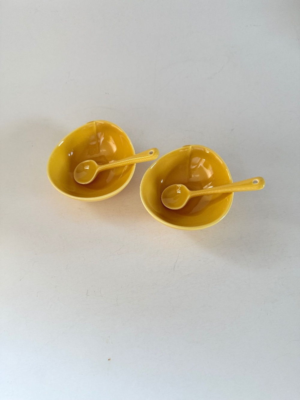 DVF SET OF 2 CONDIMENT BOWLS WITH SPOONS